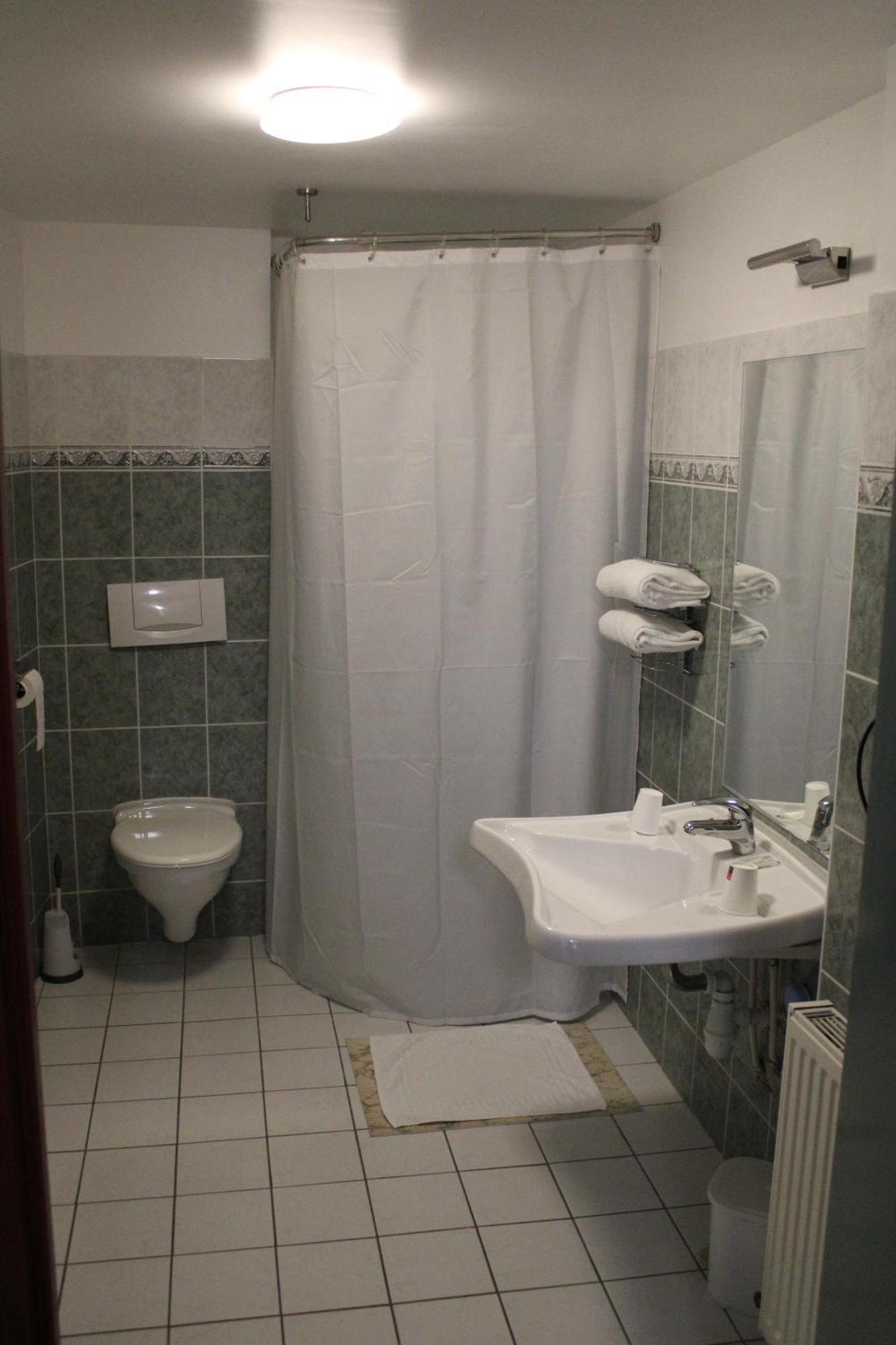 Chambres D'Hotes Du Colvert Forges-les-Eaux Exteriör bild