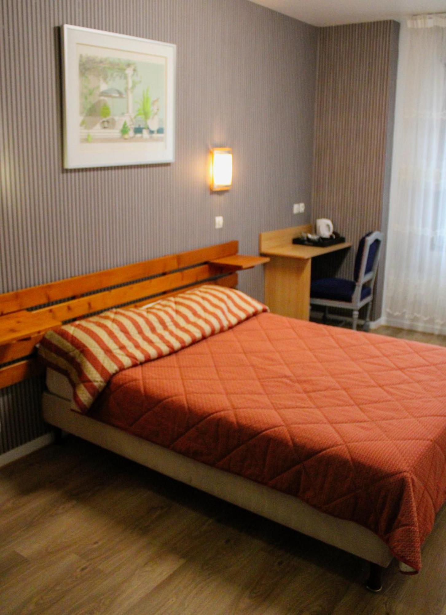 Chambres D'Hotes Du Colvert Forges-les-Eaux Exteriör bild